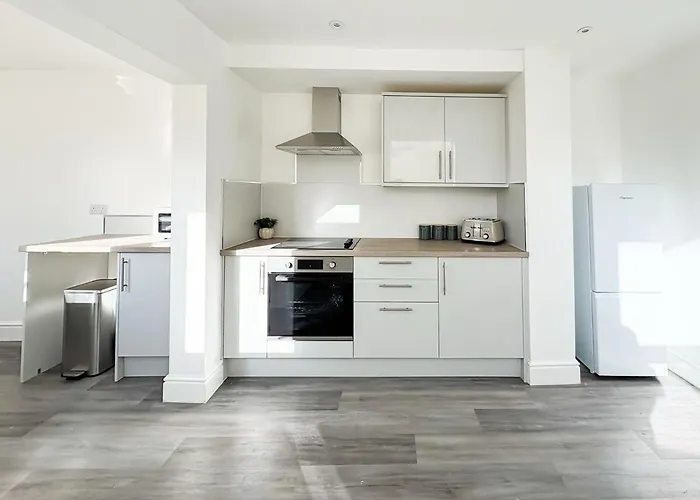 Nelson Road - 3 Bed Terrace In Yarmouth